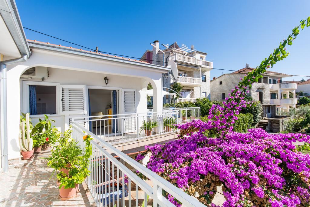 Apartments Vaska Trogir Exterior foto